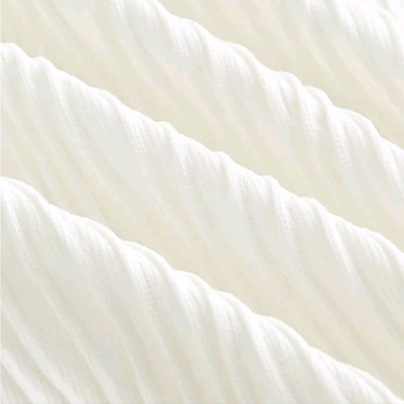 Ivory Mock Neck Key Hole Crop Top - Picture 4 of 5